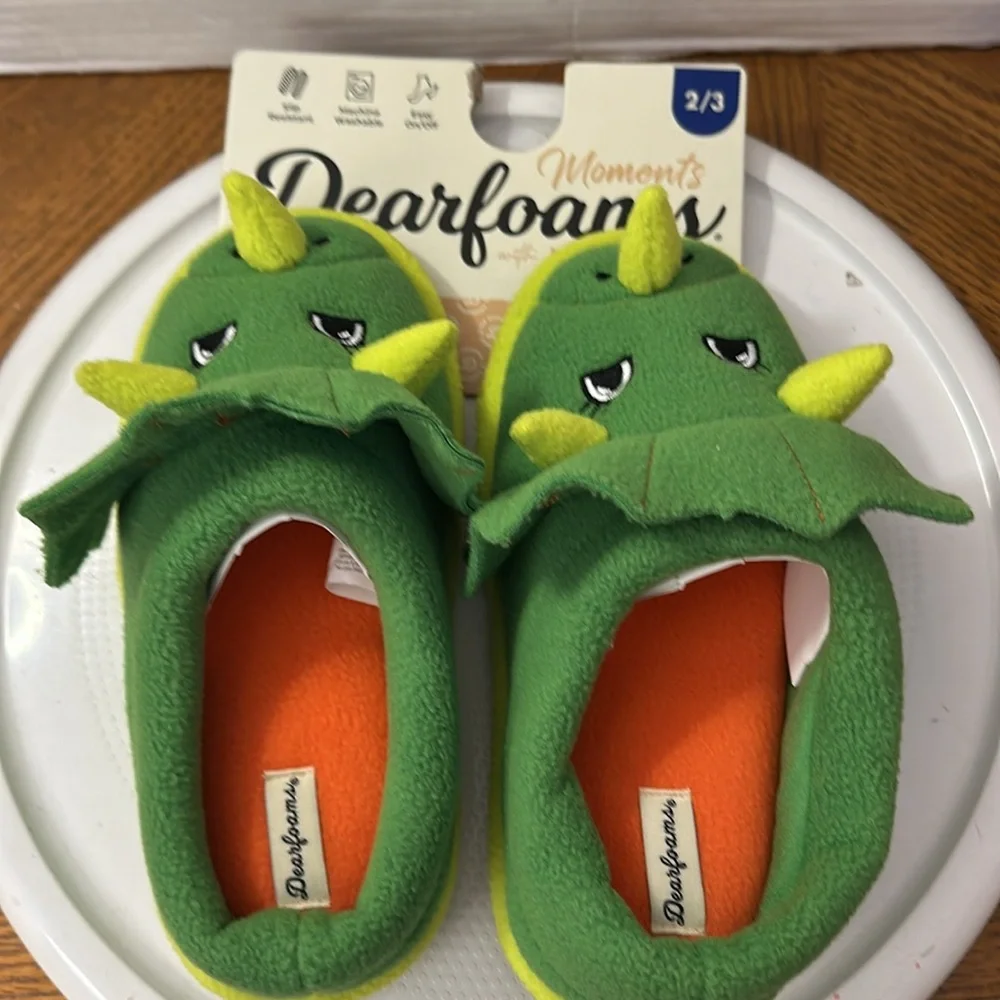 🆕Dearfoams Dinosa Slippers